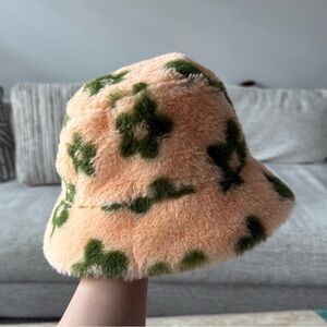 Peachy flower bucket hat urban outfitter